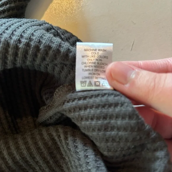 PacSun Mens T-Shirt Waffle Knit Small Short Sleeve Dark Gray Tee Shirt - Picture 4 of 8